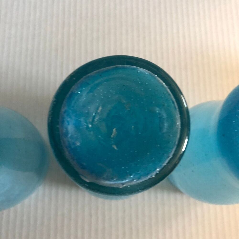 4 Handblown art glass swirl white and Aqua vintage glasses - Picture 3 of 14